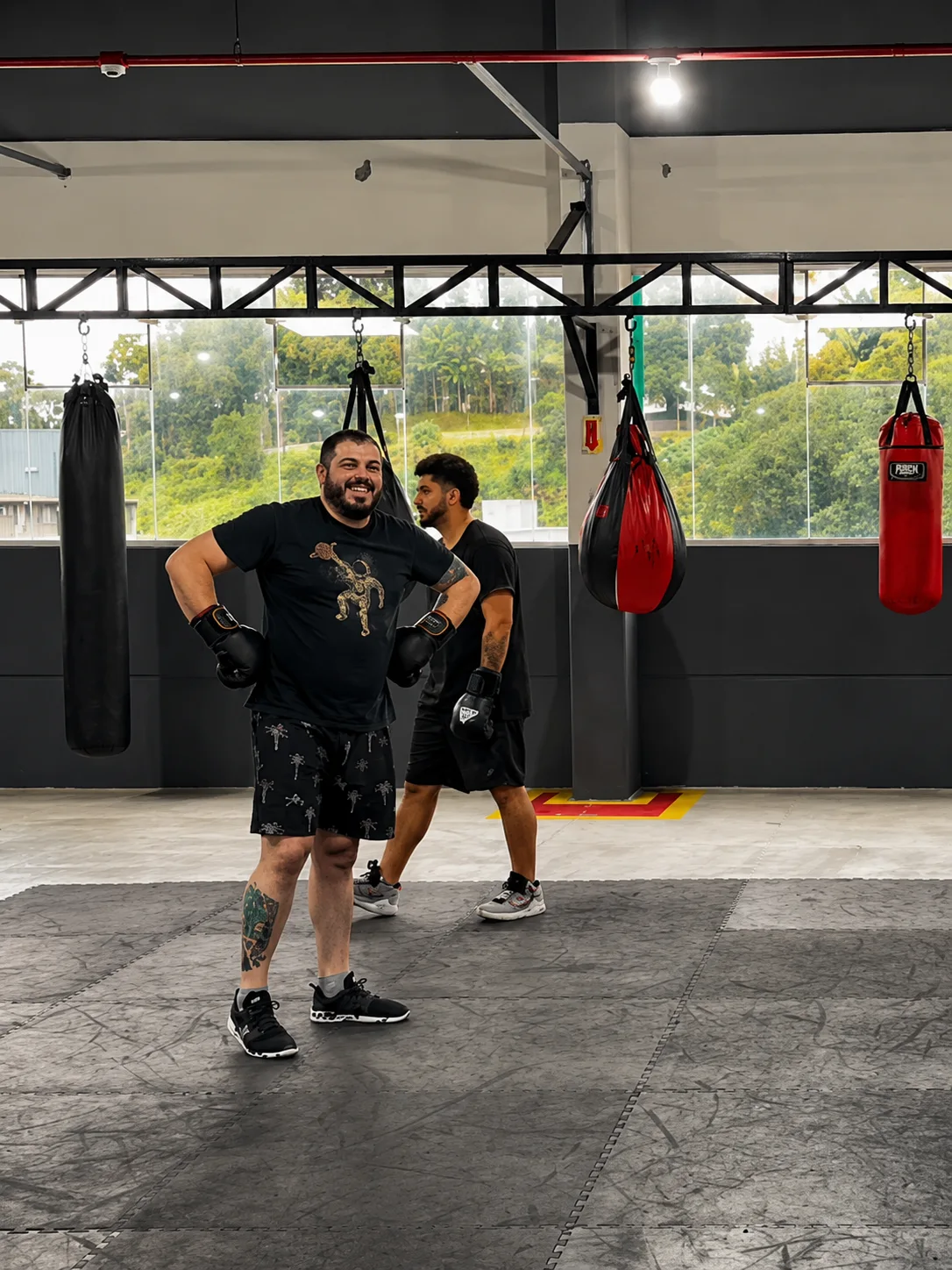 Área de treinamento e equipamentos